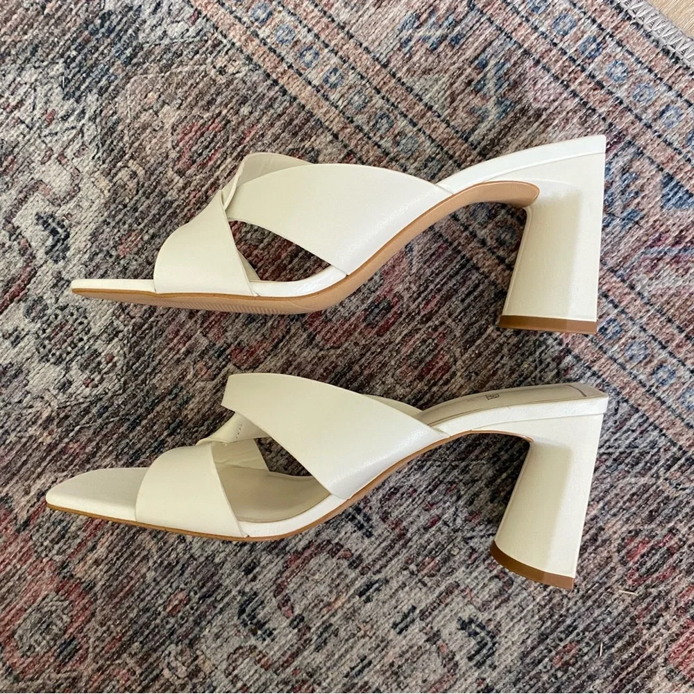NWOT ZARA‎ Square Toe Twist Heels